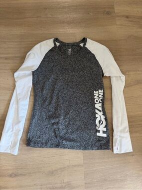 HOKA One One Women's Long Sleeve - Gray with White Sleeves